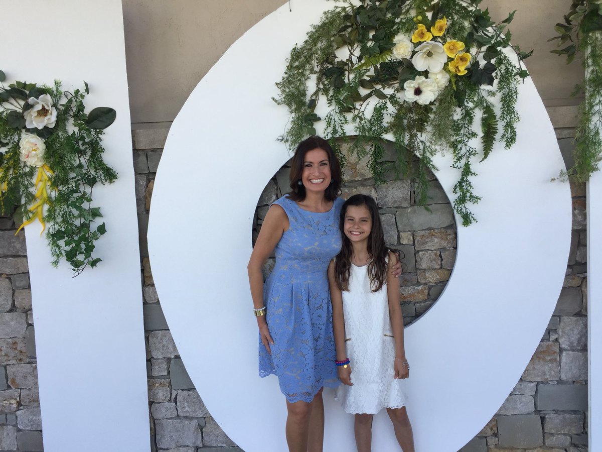 TiffanyAlaniz's tweet photo. Thank you @gutsgirl1 for always making things special and beautiful!!! I’m so thankful! Happy birthday to someone who truly shows her beauty inside and out, Pastor Sandy! Gorgeous day at @GutsChurch @GutsPastor #brunobday #thatswhatilike #carlyb #MothersDay https://t.co/g3JeebBcSY