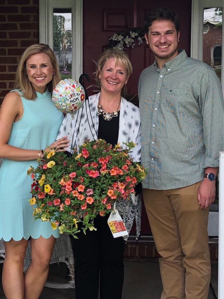 acoustikats's tweet image. Happy Mother’s Day to all the wonderful moms out there! Here’s a few of our guys celebrating with their Mama Kats 😻