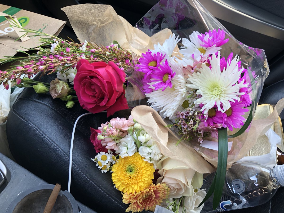 Dangerous_Mind_'s tweet photo. Happy Mother’s Day! 💐 https://t.co/2EjqxLeFxi