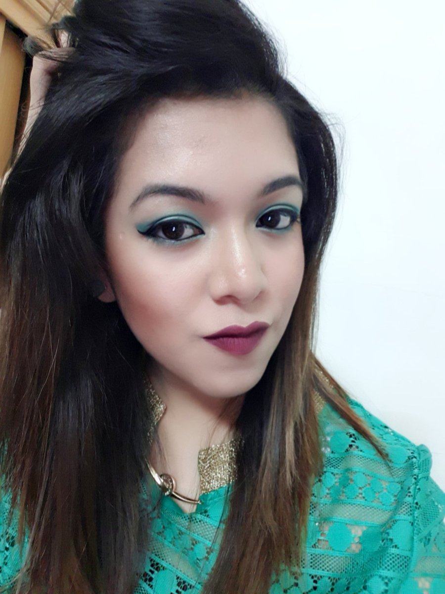 maliha_enam's tweet photo. Look created with Max Factor Arabia Miracle Contouring.. Soo in love with with Voxbox ❤
#influensterme #influenster #maxfactorarabia #maxfactor #Complimentary #miraclecontouring https://t.co/ZYO3gyO2Ja