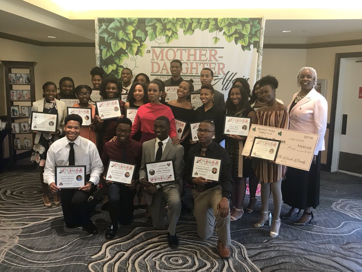 Help PBL congratulate the Ram recipients of the Alpha Kappa Alpha Sorority Scholarship—T. Hands, J. Hunt, N. Sims (Top 5), and J. Wright (not pictured). Congrats to ALL of the other recipients from our district as well ☺️🎓🐏♥️‼️@pbcsd @PBL_Guidance @AyalaBak_PBLHS