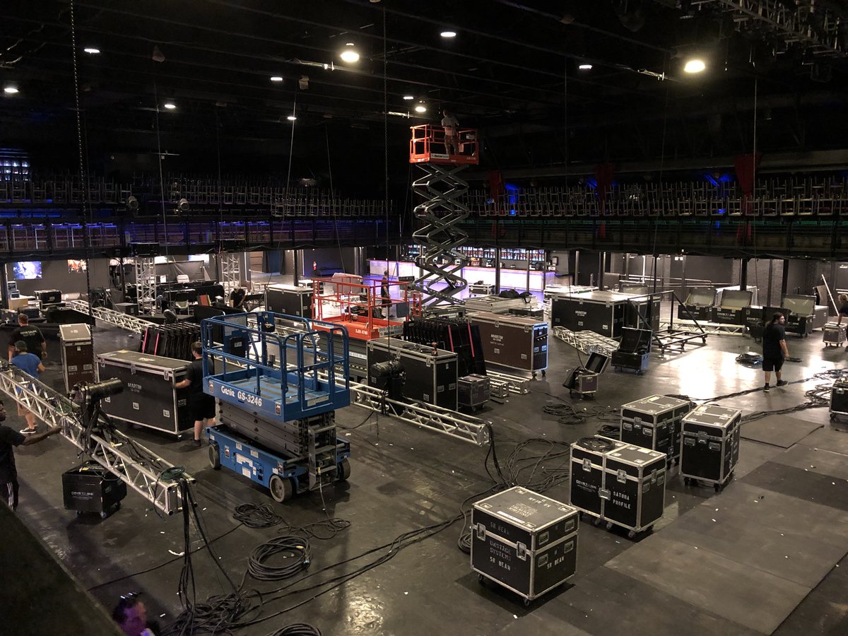 TheEventNerd's tweet photo. Current situation: LOAD OUT IN FULL SWING #ArrayDallas #Dallas #EventProfs#TheBombFactory #Music #Production https://t.co/mn8S8nPRo0