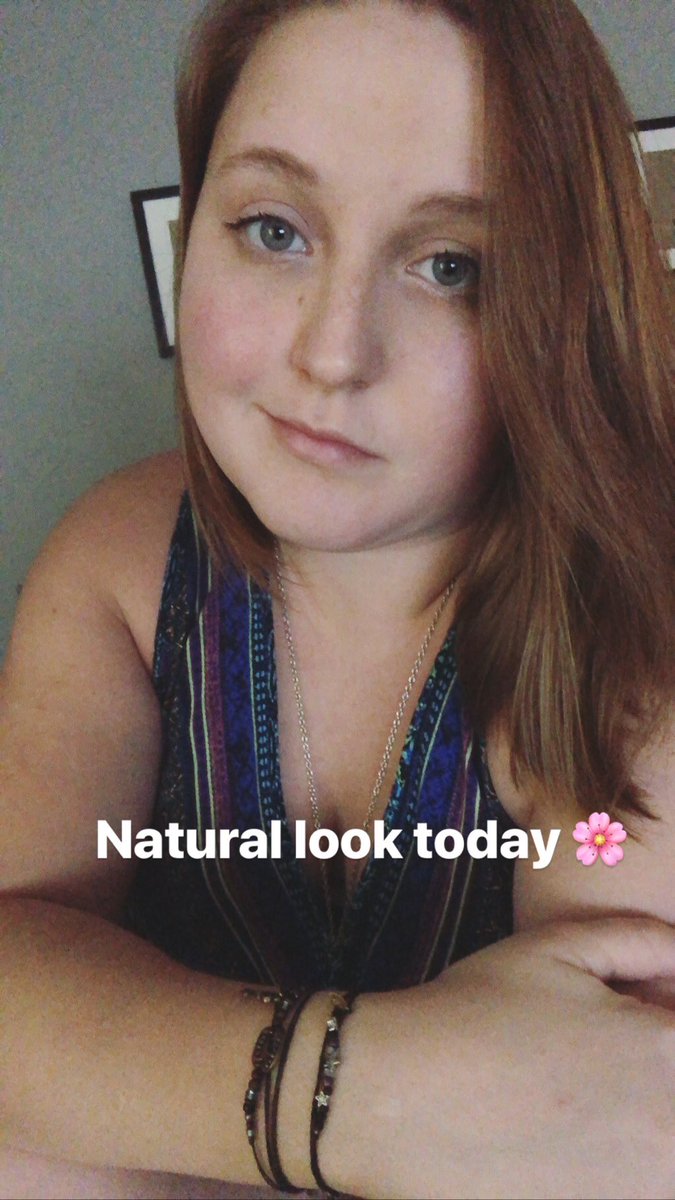 vlhedger111's tweet photo. Natural look today 🌸 #feelingpretty #feelingnatural https://t.co/R9b59YbqNz