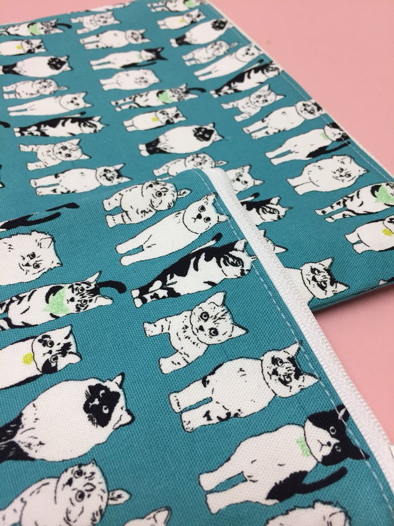 meeliemoon's tweet photo. #crafthour #craftbuzz #handmadehour it has been all about coin purses this weekend- perfect to pop in your loose change, credit cards, lipstick, kids pocket money a great gift! #madeincornwall #coinpurse #wallet #moneypouch #pouch #changepurse #modernfabric https://t.co/71otvhoAec