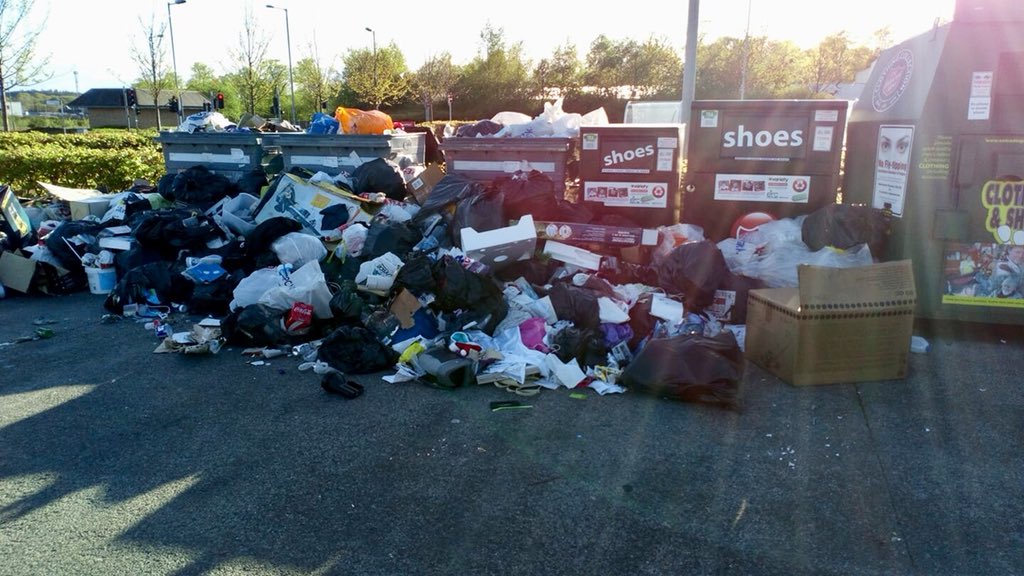 PlogScotland's tweet image. Recycling area at Tesco Extra Kilmarnock. What is going on here @Tesco @EastAyrshire? This has been like this for nearly a week!!