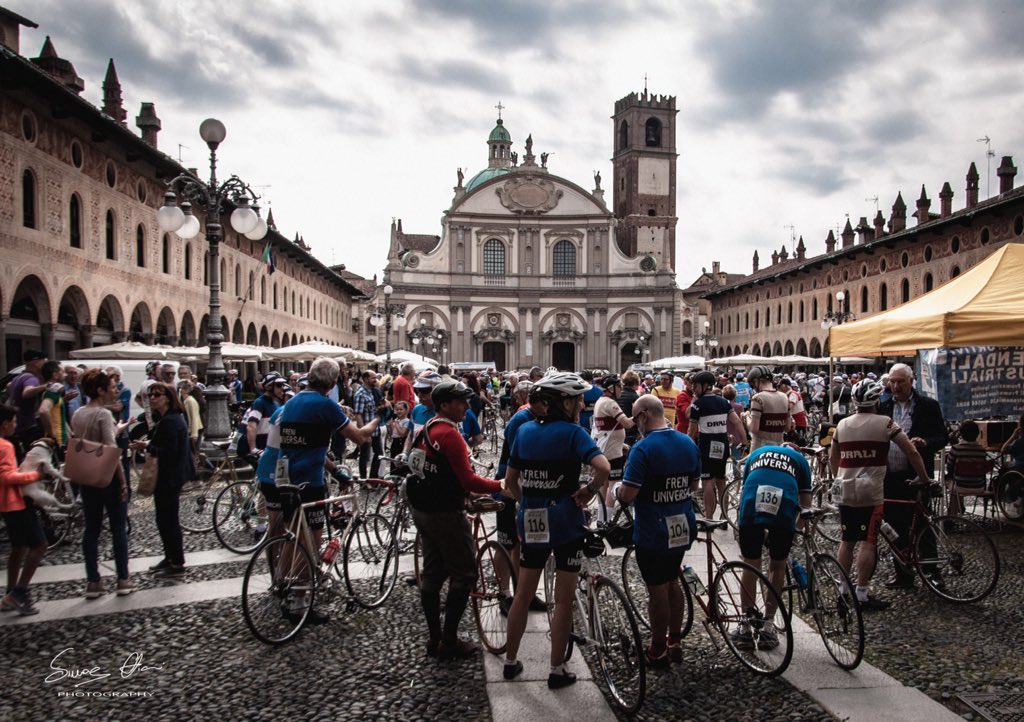 VigevanoP's tweet photo. La Ducale 2018

#Vigevano https://t.co/p5CRwrMMOj