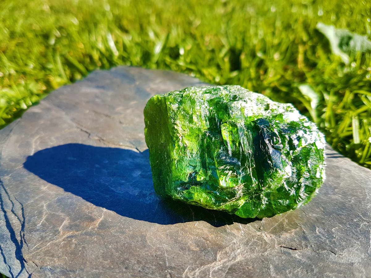 RoutsRocks's tweet photo. We picked up some absolute #Beauties at the @RocknGemShows at the @BathandWest on #Saturday 💎

#Gems #Crystals #Stones #Beautiful #RockAndGemShow #RocksAndGems #PreciousStones #Wow #Amazing #BathAndWest #BathAndWestShowground #CrystalHealing #Jewellery #HandMade #HandCrafted https://t.co/e2z2MVYDsF