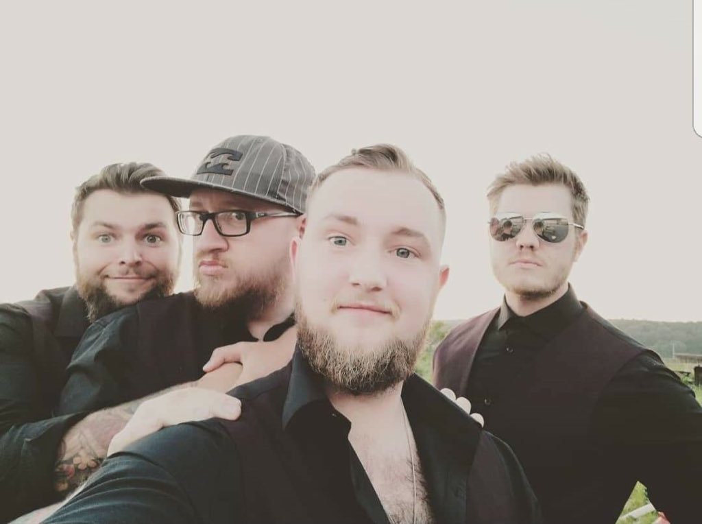 This Saturday night we have the fabulous Fonz and The Poet joining us! Be sure not to miss out on a great night of live music🎸😛🎤