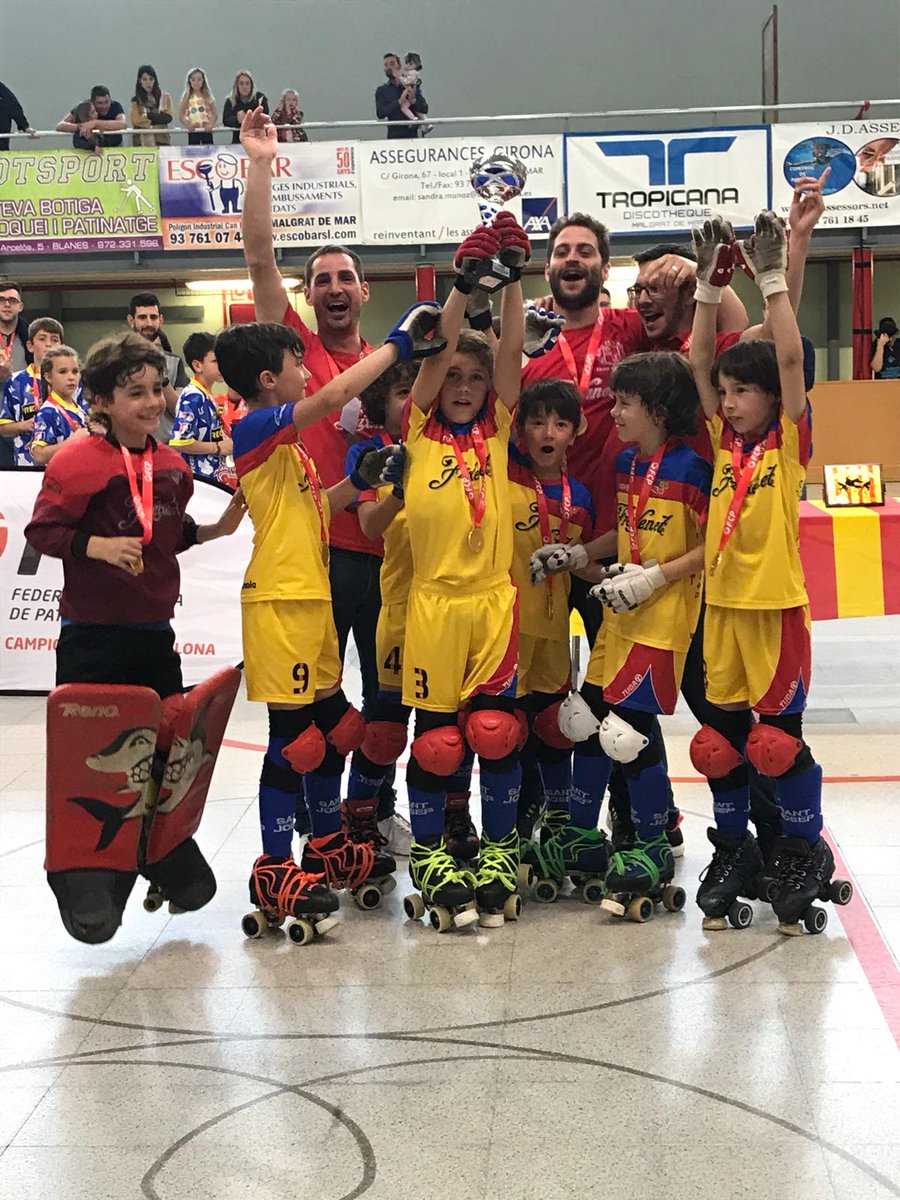 FCPatinatge's tweet photo. Campionat Territorial de Barcelona Prebenjamí 
El @HFSantJosep de Sant Sadurní, campió després d'una pròrroga contra el @chcaldes B (5-4). El @cpvoltrega A acaba 3r per davant del @chcaldes A
#CTBCNPrebenjamí https://t.co/cHizIBYA5c