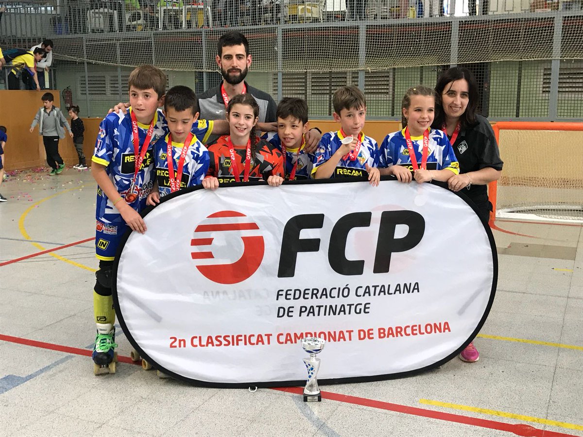 FCPatinatge's tweet photo. Campionat Territorial de Barcelona Prebenjamí 
El @HFSantJosep de Sant Sadurní, campió després d'una pròrroga contra el @chcaldes B (5-4). El @cpvoltrega A acaba 3r per davant del @chcaldes A
#CTBCNPrebenjamí https://t.co/cHizIBYA5c