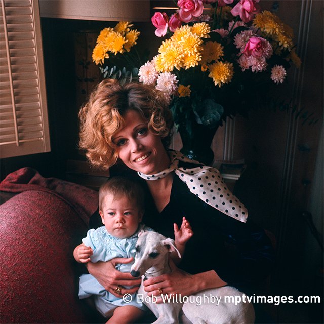 mptvimages's tweet photo. 💕Love to moms everywhere! 💕
#HAPPYMOTHERSDAY — We’re fond of @Janefonda, mother of three, pictured here with her daughter @AskVanessa at her home in Malibu in 1969: https://t.co/lB5JsXupmf
(📷 Bob Willoughby)
#HappyMothersDay2018 #janefonda #mptvimages https://t.co/v2mOjVn8LM