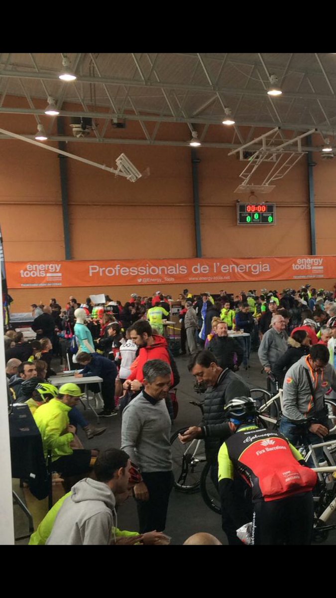 Energy_Tools's tweet photo. Orgullosos de patrocinar el Club amb més energia del món, felicitats per la organització de la XXI ena edició del @terraderemences #ccbas @Ciclismoafondo_ @ciclismecat @ajuntamentbas https://t.co/ZPKEYLngKd