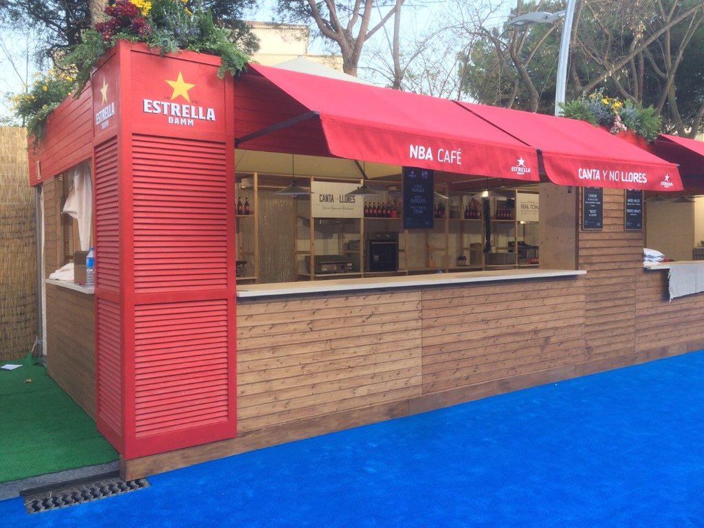 sansatoldos's tweet photo. Felicidades a creARTIva por el estand para @EstrellaDamm utilizado en el torneo Godo.
@sansatoldos siempre en los mejores lugares https://t.co/rTXNKtnoeG
