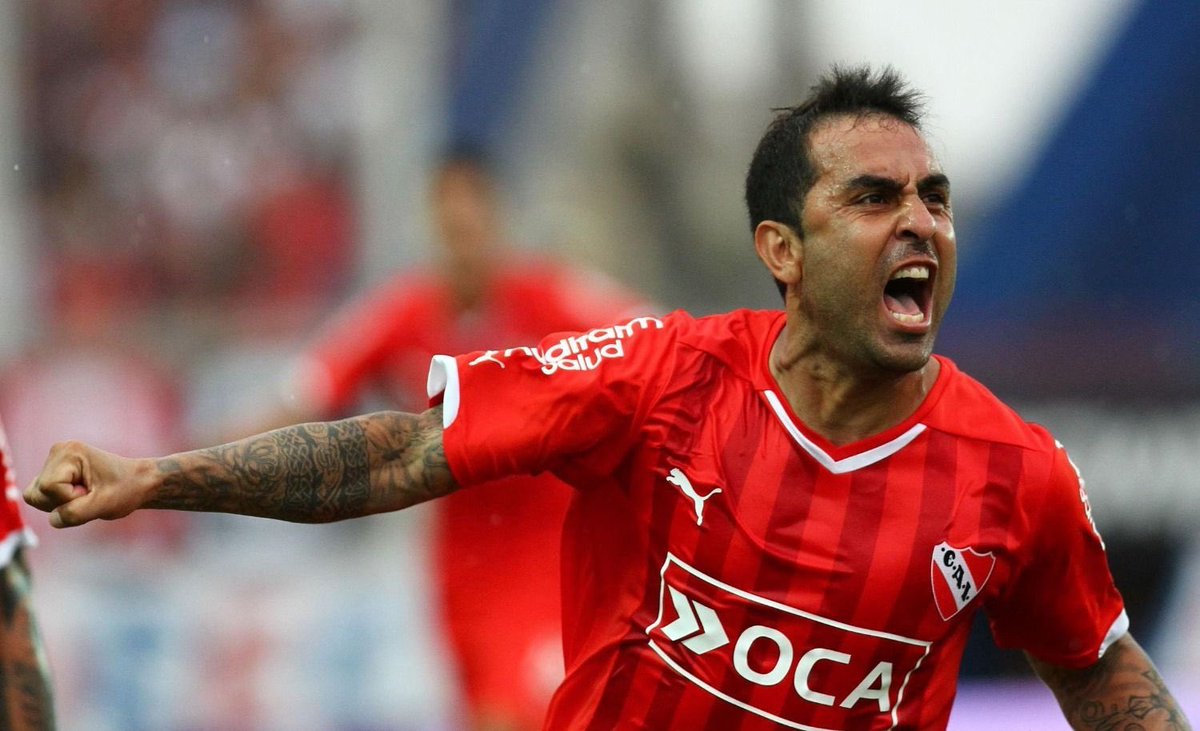 Independiente's tweet photo. Campeón en 2002, experto en clásicos y presente cuando el Rey de Copas más lo necesitaba.

La pelota lo va a extrañar ¡Gracias por el fútbol, Rolfi!

#TodoRojo 🔴 https://t.co/dP2YGd068o