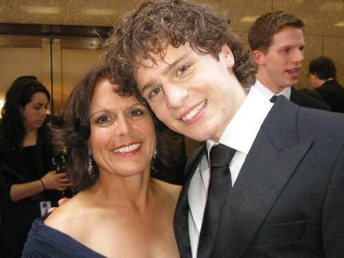kiiingeorge's tweet photo. Mumzie! (Please ignore my awful hair) https://t.co/rQFisnzrIL