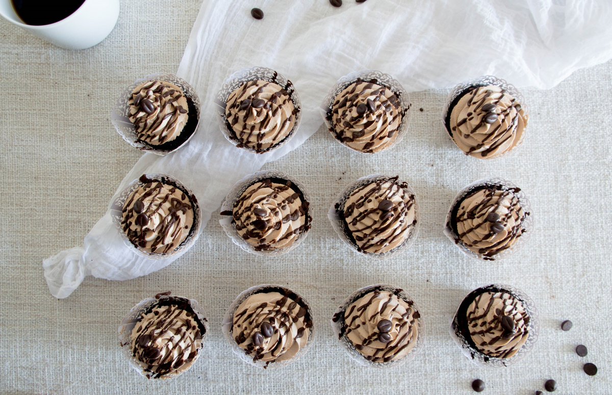 Komal_Lalwani's tweet photo. New recipe alert! π« + βοΈ + π° = dreamy mocha cupcakes! Check it out:
https://t.co/0Kzxxl3fpj
#yum #kayskitchen #mochacupcakes https://t.co/hekpXC0YAJ