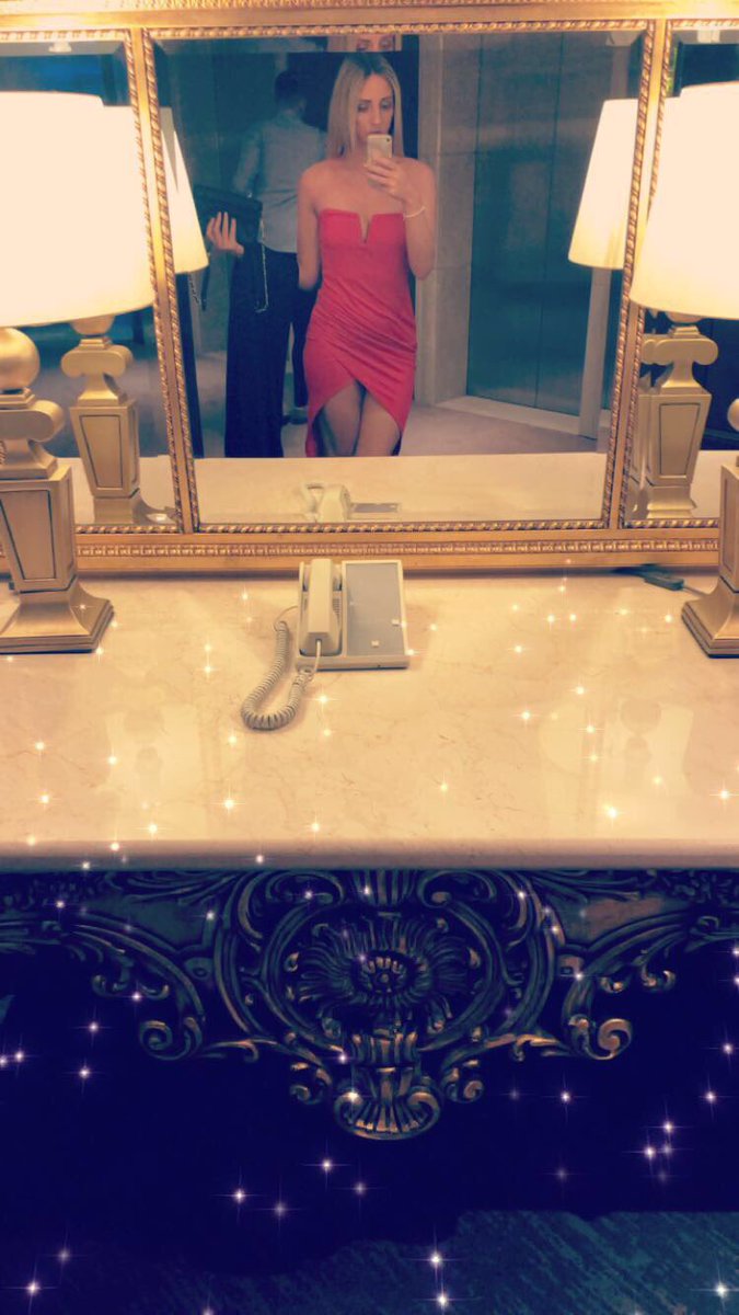 jade_walter's tweet photo. Dubai nights 💗 https://t.co/TG9Ac2fpbh