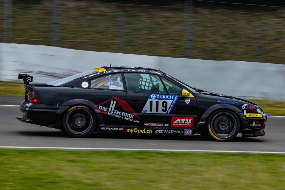 RikSed's tweet photo. So weirdest thing about the #Nurburgring24hr? Discovering that one of the drivers of the @Opel #Calibra TJ-R SP3-class runner was one @GroupePSA boss #CarlosTavares! 😆 #PRInAction #ParisLovesRusselsheim @OpelNewsroom #ShittyCalibraInTheBakingSunThenAllNightThenPissingRain https://t.co/FnPijaGKOz