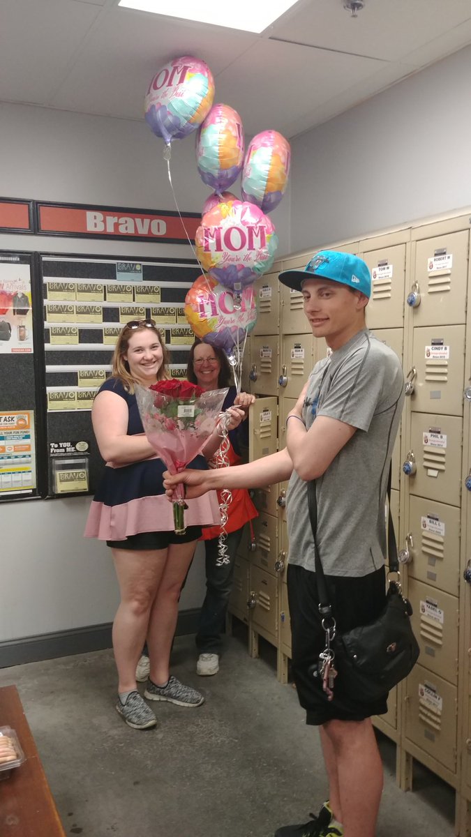 Lola from D25 had visitors today at 6153. Lucky Lady!