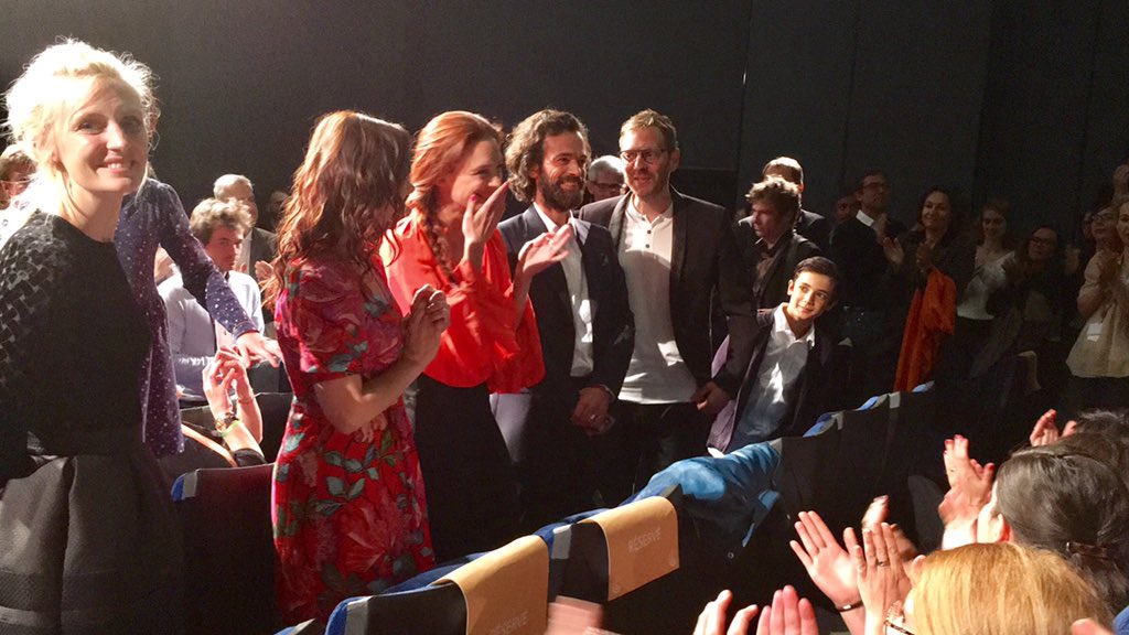 AuRhAlpes_Cine's tweet image. Longue standing ovation après la projection de NOS BATAILLES ce soir à la Semaine de la Critique !!!

#Cannes2018 #SeanceSpeciale
#nosbatailles #guillaumesenez
#romainduris #laetitiadosch #laurecalamy #luciedebay