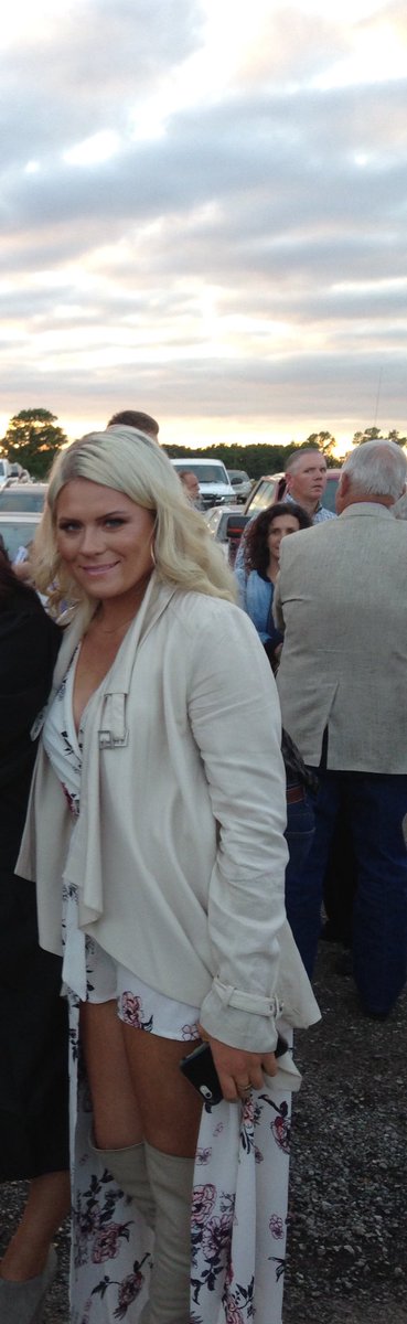 park_simone's tweet image. Caitlins only got two moods #feels