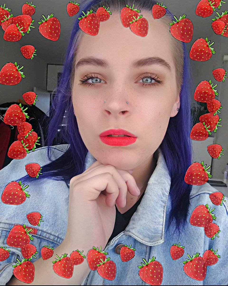Debbybuys's tweet photo. Cute Ass Strawberries https://t.co/iF64rS5Ko4