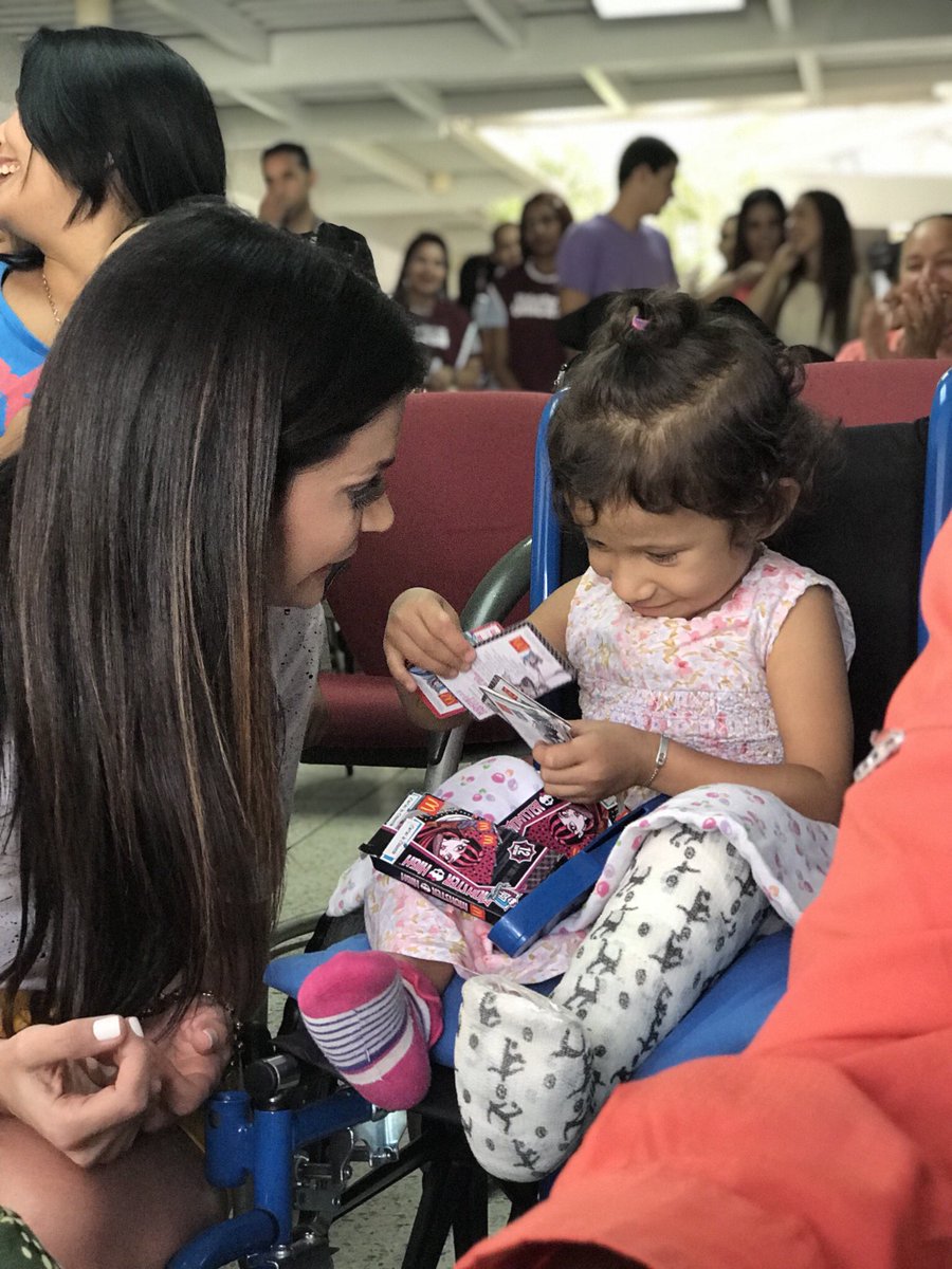 CATERINAV's tweet photo. #13May De esos chiquititos que me ha regalado la vida! 🙌🏻
Muchas formas de ser mamá...
Mientras llegan otros hijos. 
Qué se vengan más!
Bendita #Venezuela 🇻🇪 https://t.co/Lu11gc3Aal