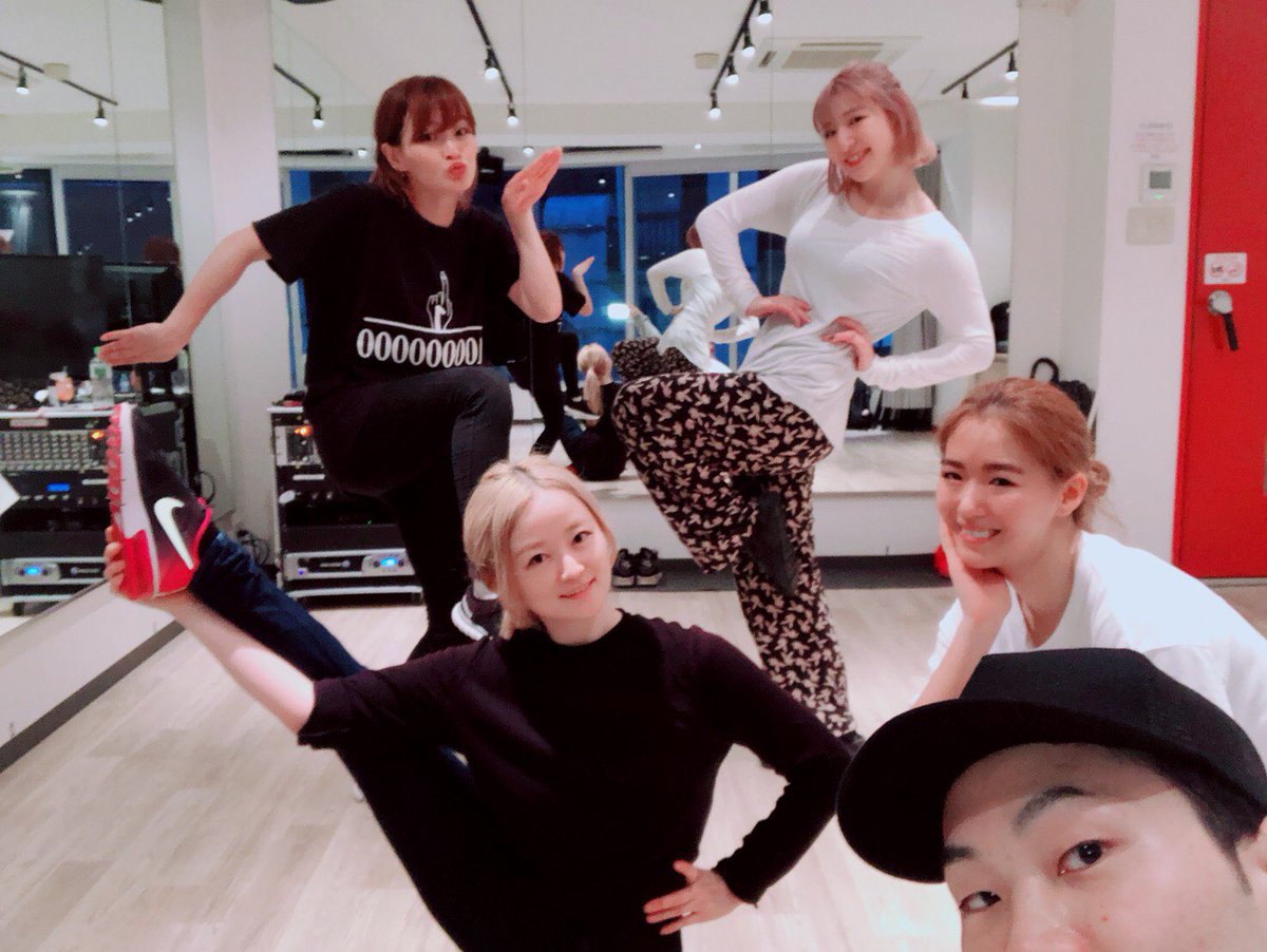 LiLKyonA's tweet photo. 5/20 
ミスコリア日本代表選抜大会
中野zeroホール

今年はこの5人でshowをします🤗✨

今年の振付のテーマは㊙️

深夜リハお疲れ様でした✨✨

また今夜🤗笑 https://t.co/o48wicccgk
