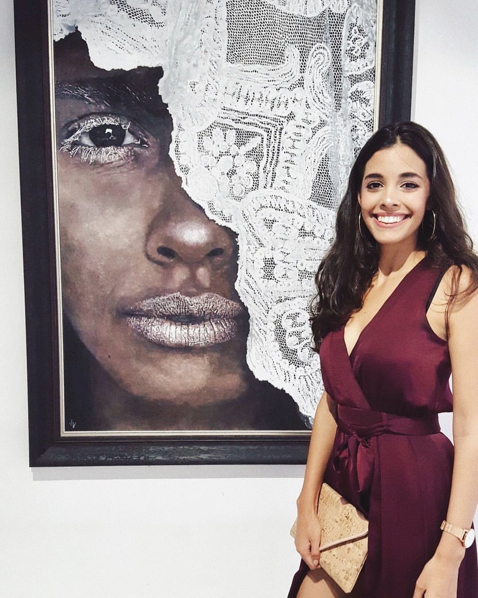 ninaberniceAU's tweet photo. Art appreciation day. Featuring our Cate Cork Clutch. ✨ #cork #uniquedesign https://t.co/JtJT5I9Trq