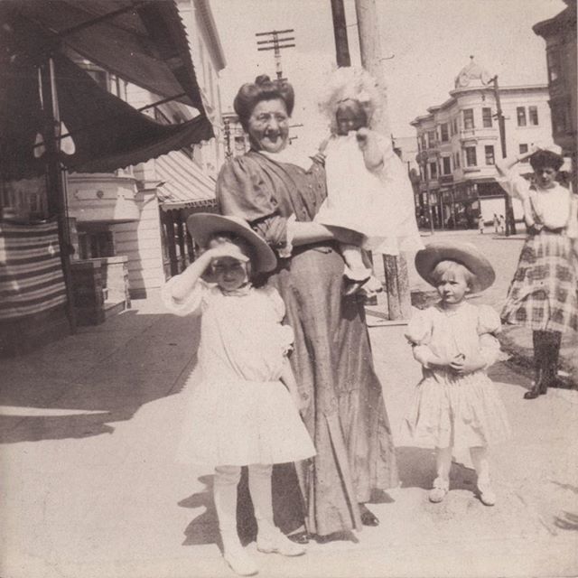 Happy Mother's Day to all the hard working moms and of course to @westerfeldhousesf's very first lady, Mrs. Westerfeld, pictured here with her three daughters in what is known to be the oldest existing photograph of #haightashbury in San Francisco! The l… ift.tt/2rFWMGw