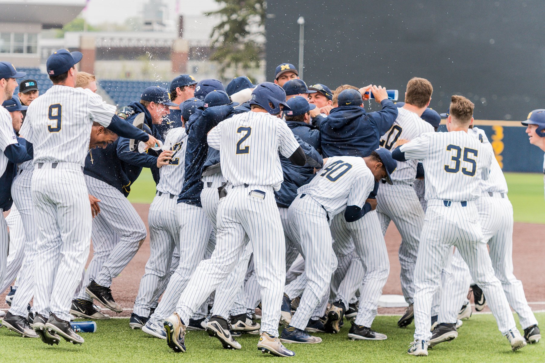 Michigan Baseball on Twitter "This team sure is fun to watch. 📸🔥〽️⚾️…
