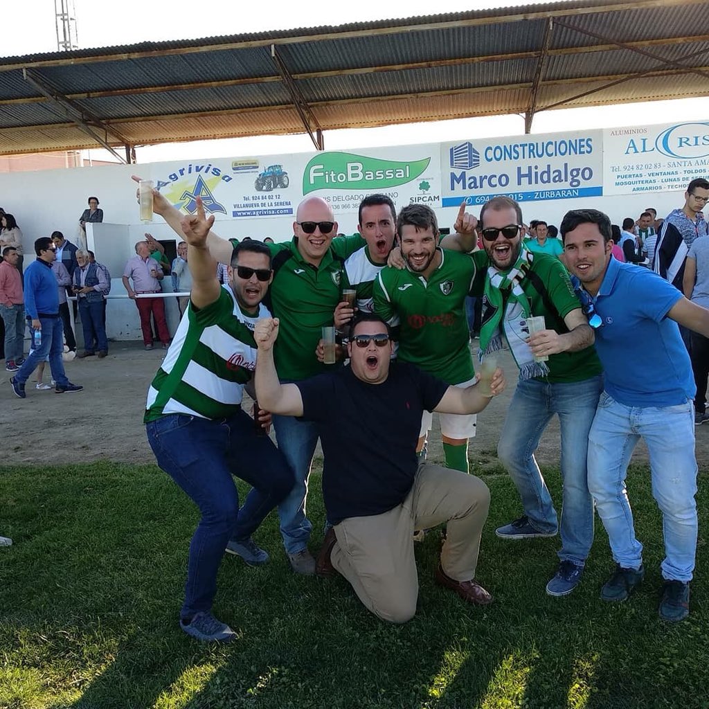 JACN19_2's tweet photo. Puede haber muchos motivos para irte feliz a la cama. Aquí va el mejor de todos ellos. @cp_valdivia un año más en tercera y sufriendo, como más nos gusta. Enhorabuena a @serran_fermin @richitf y toda la directiva y jugadores por un temporadón!!!! https://t.co/aVAAjcs7e9