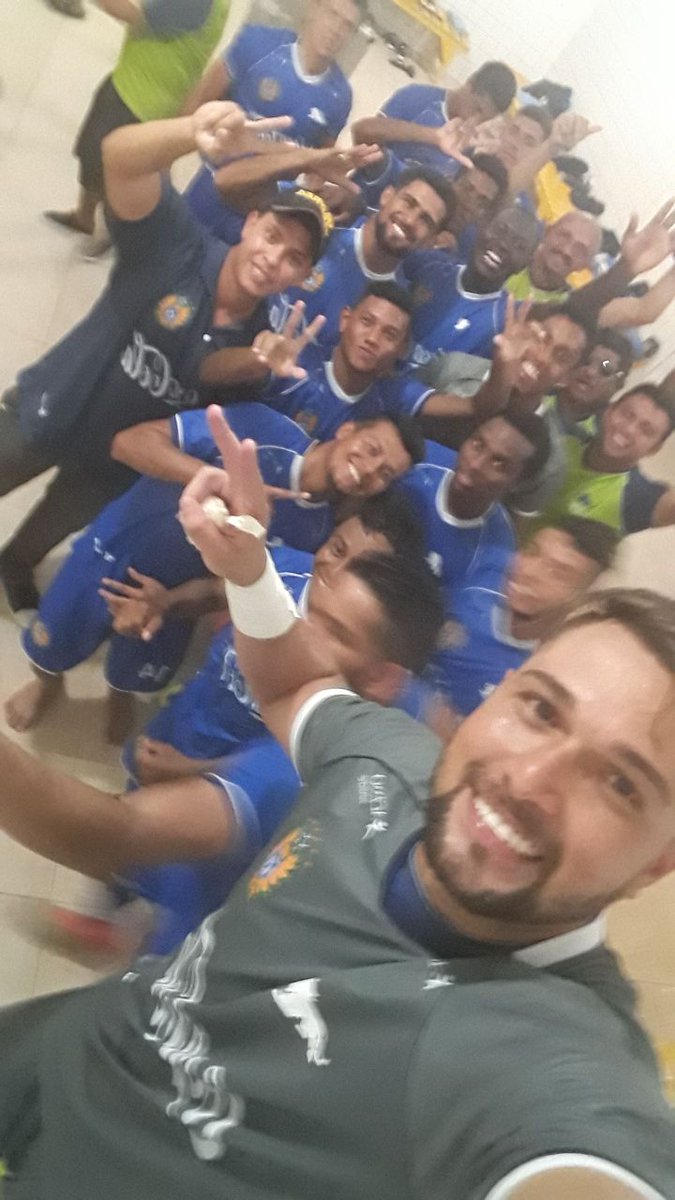 NacionalFC1913's tweet image. Será que a galera tá feliz dentro do vestiário? É tudo nosso!

#RumoAoAcesso #VamosNaça