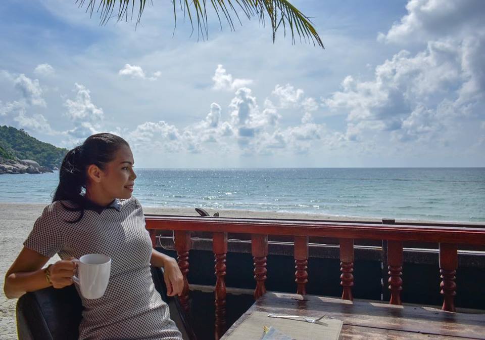 ☕️ Full fill your good day with our premium coffee and enjoy this morning view at our restaurant terrace.
More than just a vacation 😘
#coffeeday #coffeetime #coffeeholic #seaview #seaviewrestaurant  #morningbeach #morningcoffee   #restauranterrace  #kohphangan