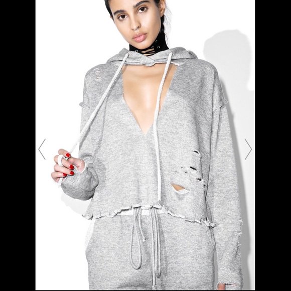 KristenCamp441's tweet photo. So good I had to share! Check out all the items I'm loving on @Poshmarkapp from @jmarshmello777 #poshmark #fashion #style #shopmycloset #dollskill #drmartens: https://t.co/T3ZQOAvvTQ https://t.co/t5KUEYc3tw