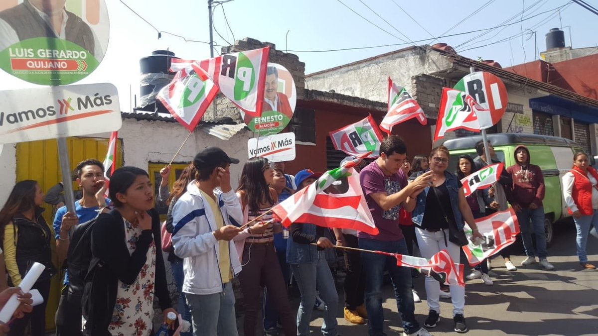 Dm_Guaida's tweet photo. ¡Amigos! Hoy visitamos a los contrerenses de la Col. Las Cruces con los candidatos a Dip. Local y Concejal, @ErnestoAJ29 y Cristian Barajas respectivamente. #VamosXMás #MoviéndonosXLaMagdalenaContreras https://t.co/rRtWxrmlbE