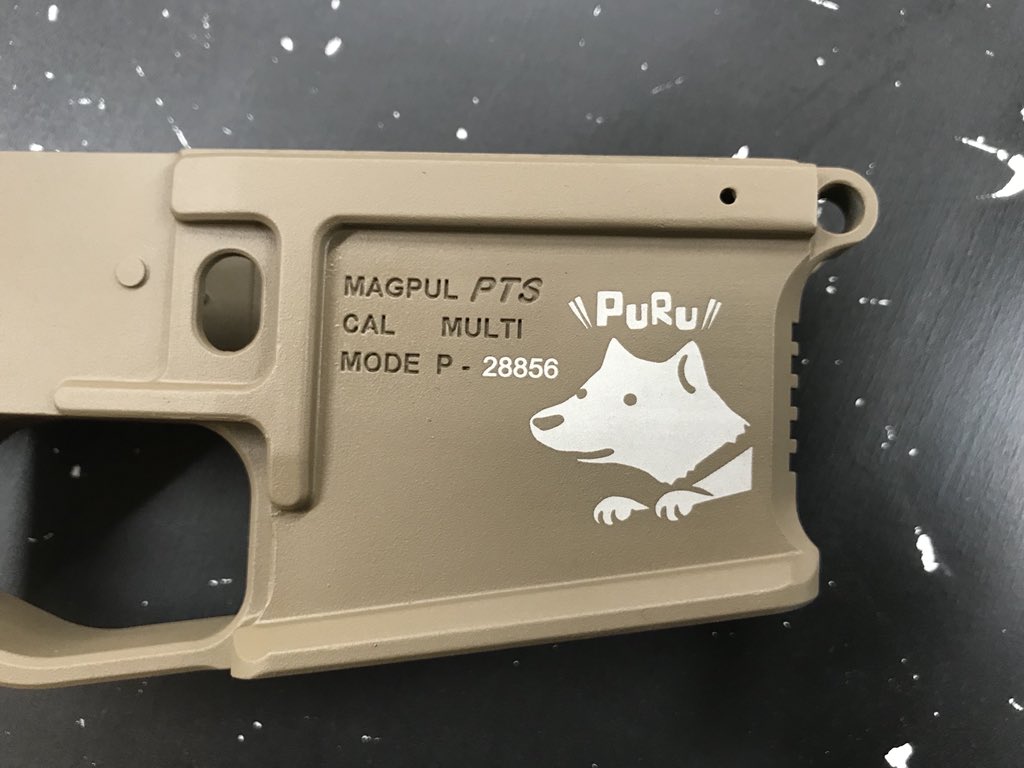 Re_tsurareotoko's tweet photo. 【近頃のお仕事】
M4メタルロアフレームへのセラコート(マグプルDE)とレーザー刻印の施工が完了しました!
「PuRu」の鳴き声可愛い!(❁´ω`❁)
#4dprint #cerakote #サバゲー #エアガン https://t.co/c2WIbKYHrC