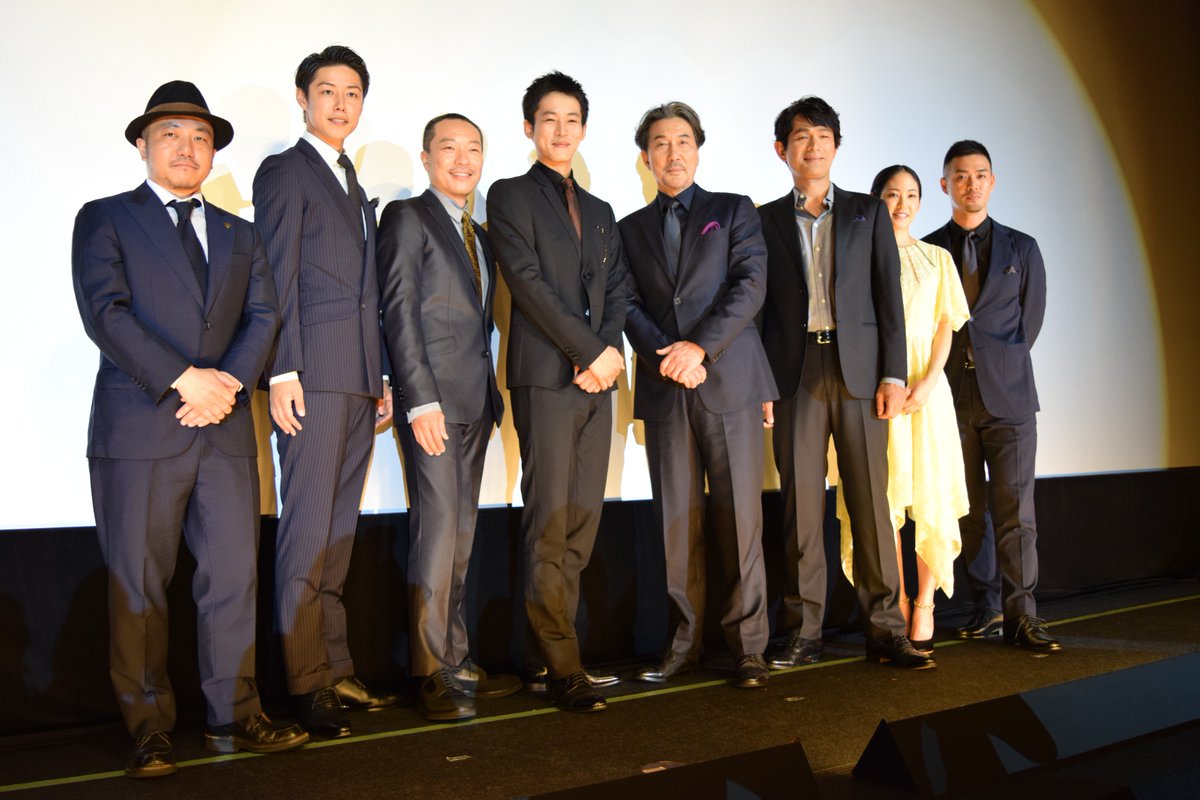 リビングひろしま 5 12 土 映画 孤狼の血 の初日凱旋イベントに参戦 八丁座の舞台挨拶では 豪華出演陣たちの広島弁にうっとり この映画がヒットすると パート2 パート3の可能性も また 会えるかな トーノ 役所広司 松坂桃李 江口洋介 音