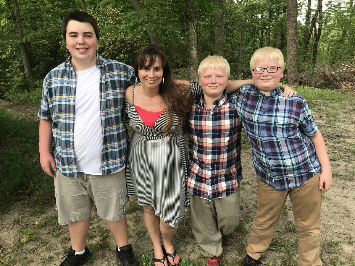 MzOlson8's tweet photo. Mother’s Day was AWESOME!! https://t.co/WmE1ZHvbwO