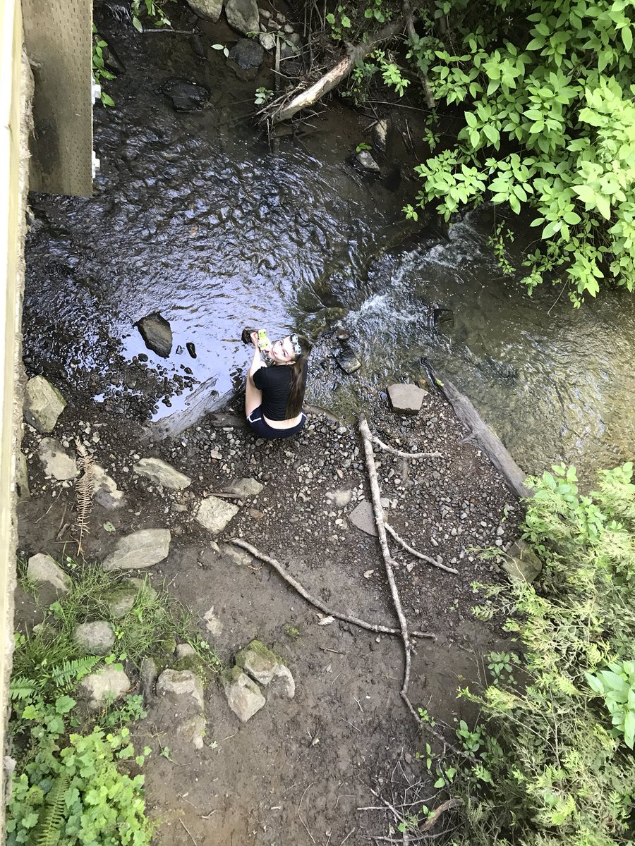 sarahekite's tweet photo. I mean, who IS this girl?
She’s now WILLING to walk tree logs &amp; scramble down muddy embankments to a creek &amp; climb a tree?!

As 15YO gets older, she has evolved into the adventurous kid most children are at 5-7YO.
#MothersDay
#TryonCreek
#Portland
1/ https://t.co/DNAXFk2lsu