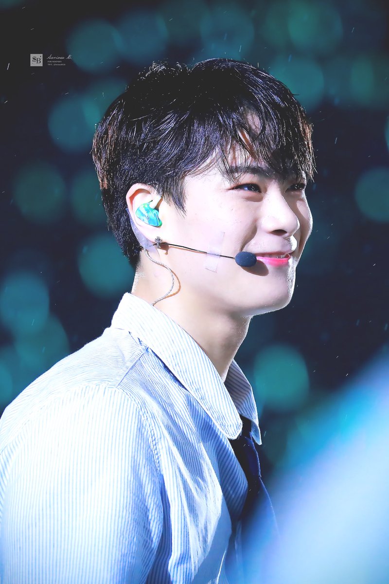 SeriousB126's tweet photo. 180512 2018 드림콘서트 
ㅋㅑ❤❤❤
#아스트로 #ASTRO #문빈 #MOONBIN #셀이비니 @offclASTRO https://t.co/THrC7GvP7c