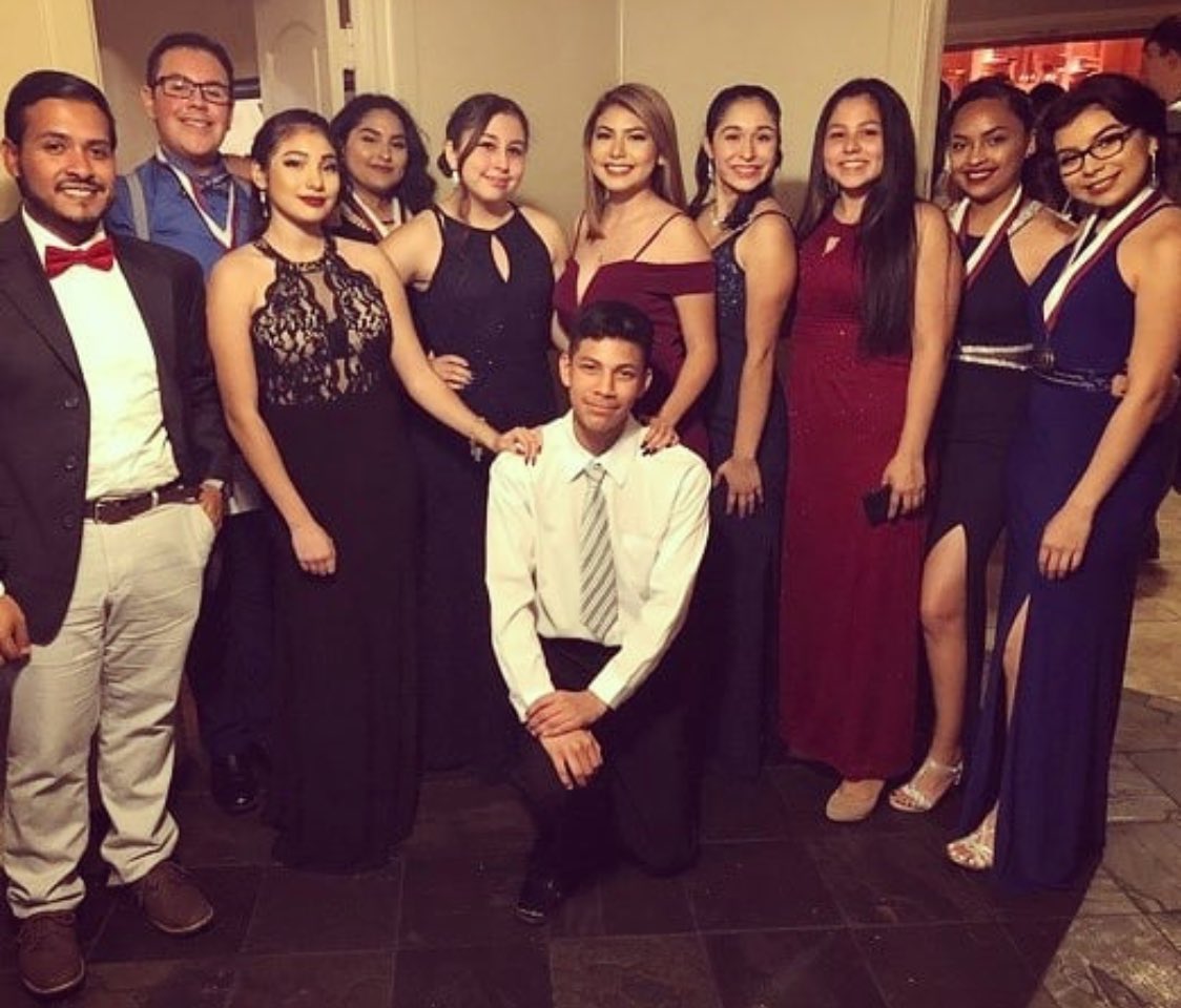 heightsvisual's tweet photo. Your Favorite Color Guard 😉 #quefancy https://t.co/hY3xSPyo7C