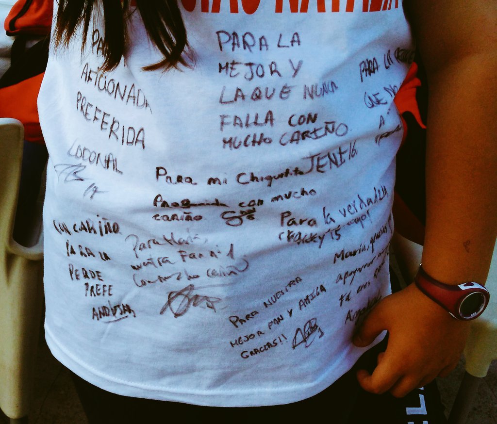 007Leva's tweet photo. Hoy había que elegir dónde estar y con quién estar. María no tenía la menor duda y visto lo visto, no se equivocaba.
Gracias a tod@s l@s que hacéis tan grande a este @RayoFemenino
#sutesoro https://t.co/LzapCmvi3g