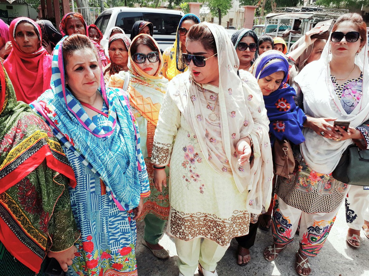 Hameedappp1's tweet photo. #PPP District #Hyderabad holds protest rally against federal government's injustices with #Sindh . at #PressClubHyderabad @BakhtawarBZ @BBhuttoZardari @AseefaBZ https://t.co/xfXyC5kppt