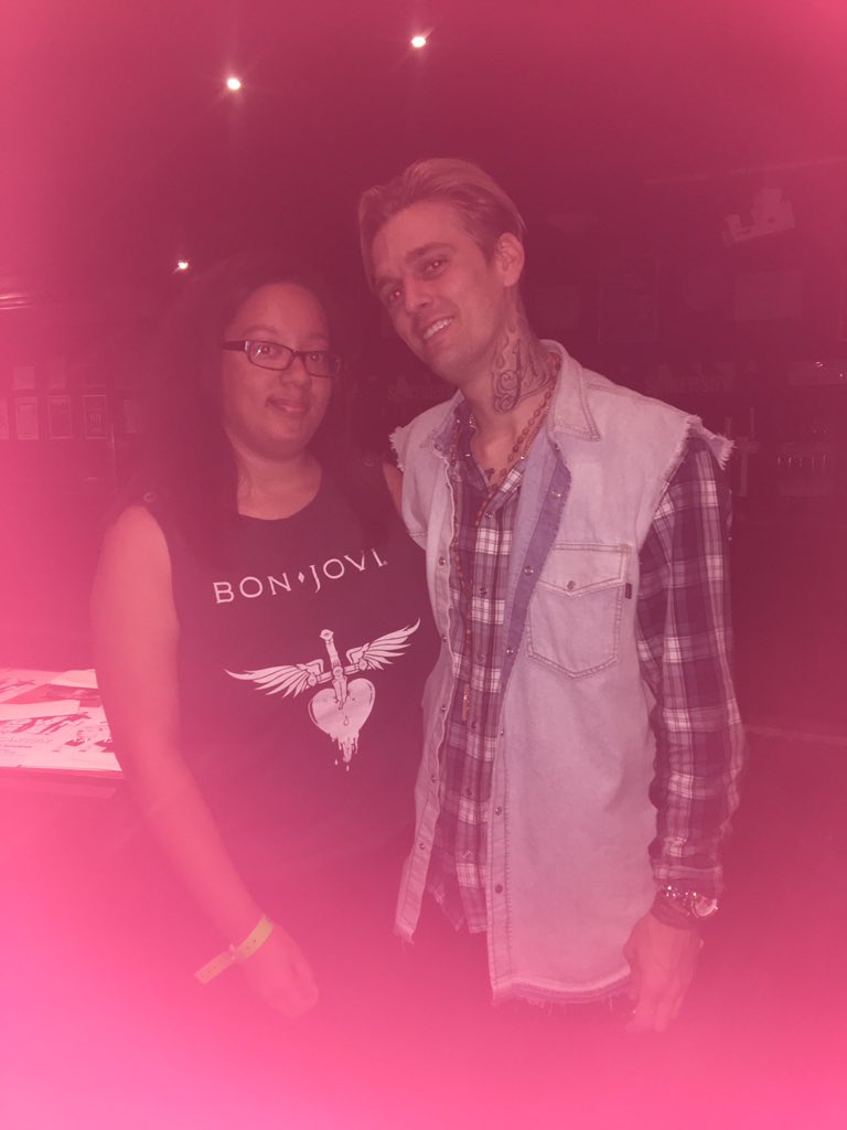 LondonChick353's tweet photo. I can't believe this finally happened! 🙊🙈🙉😱 @aaroncarter is sweetest, kindest person ever!  thank you Aaron ❤️ xx https://t.co/YxnONoZy3S