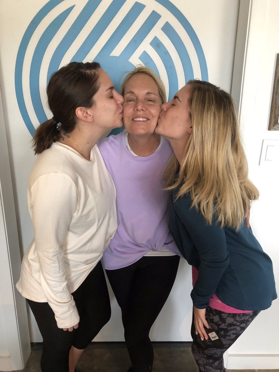 definebellaire's tweet photo. What a special day celebrating so many amazing mom's. Happy Mother's Day from our family to yours. #definebellaire #bellaire #definebody #definebodyandmind #mothersday #houstonmoms #houstonfitness https://t.co/B9Uo8jSyZW