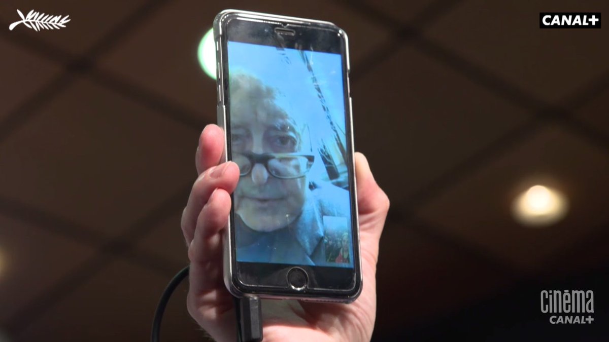 r_macherel's tweet photo. "Aujourd'hui les trois-quart des gens ont le courage de vivre leur vie, mais ils ont souvent plus le courage de l'imaginer."

▶️ Conférence de presse de Jean-Luc Godard en FaceTime : https://t.co/s3IwANk4cC https://t.co/t6Ak7ns7nx