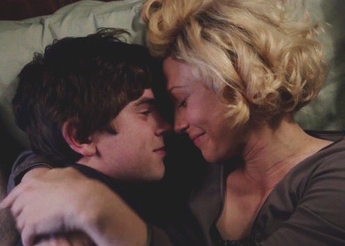 happy mother’s day to all the mothers around the world 🌹