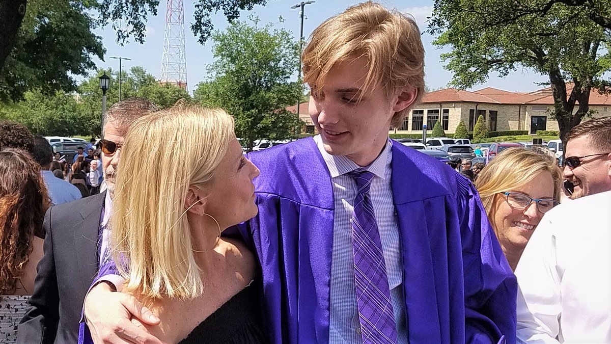 GaalGary's tweet photo. Now this is a great mother's Day gift...congrats Luke Hampton, TCU Grad! And congrats Mom and Dad; love y'all! https://t.co/bpB4Jem7fY