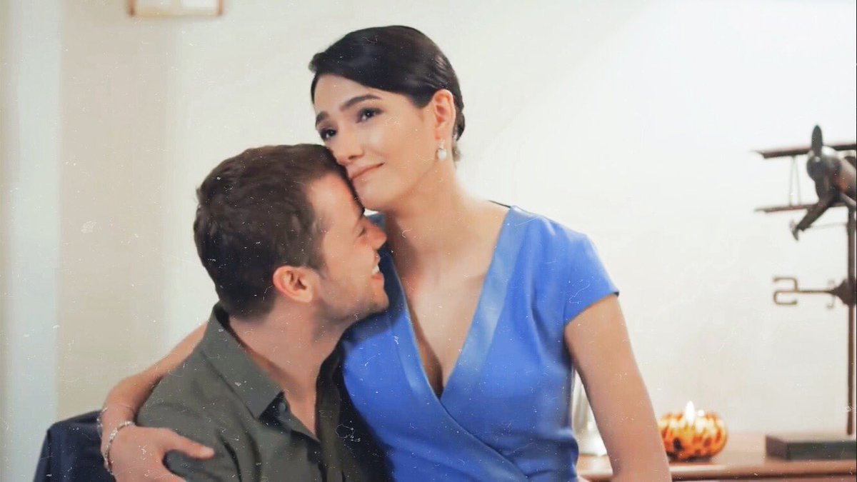 _hsloml's tweet photo. "تسقُط على وجهي بِحنوٍ كـرنةِ موسيقى."

-
#yavbah , #tolgasarıtaş 
#söz , #aybükepusat https://t.co/Cnyi5TsMXy